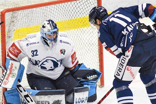 Koronavirus už odkládá také zápas Plzně