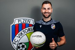 Jedenáct sezón v Plzni nestačí. Krajní bek bude ve Viktorii dál...