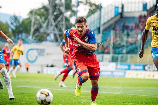 Mistrovská Plzeň začala ligu remízou, v závěru přežila penaltu