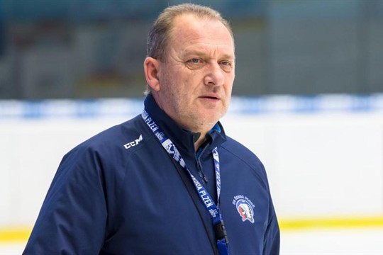 Věřím, že budeme nepříjemní pro kohokoliv, říká před startem extraligy trenér Baďouček