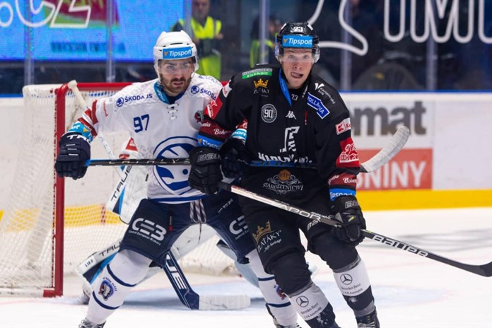 Západočeskému derby nechybělo nic, hokejisté Plzně slaví první vítězství v sezóně!