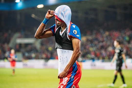 Mosquera slavil narození dcery. Čeká ho postih, oznámil trenér Bílek