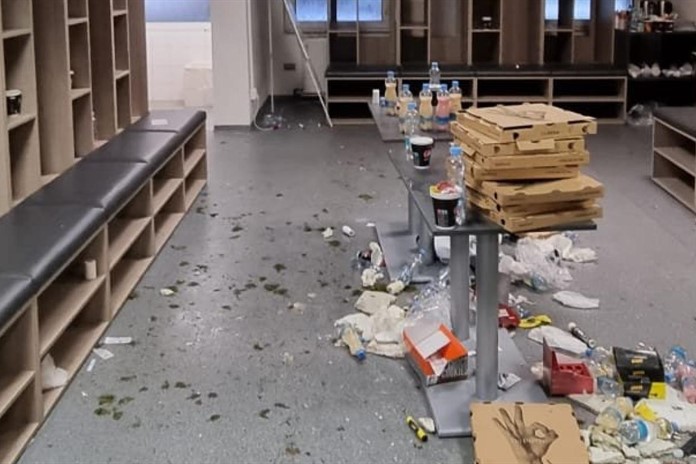 Viktoria sčítá škody po sobotním šlágru, Sparťané poničili i kabinu