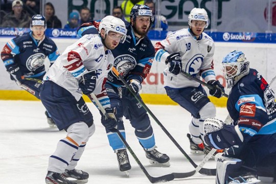 Indiány srazily góly v oslabení, v tabulce klesli na osmé místo