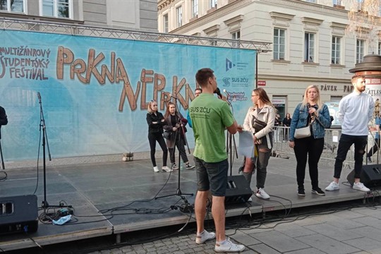 V Plzni se v úterý konal tradiční předmajálesový dýchánek pod širým nebem