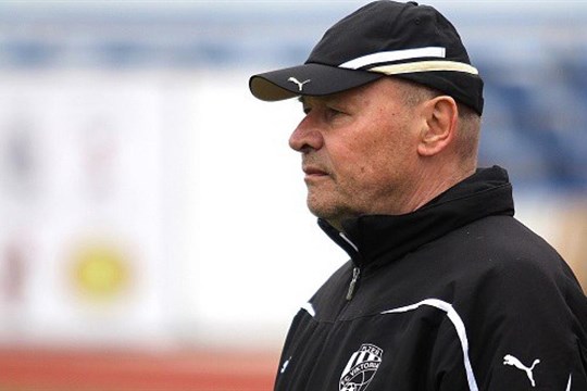 Zklamaný a vytočený. Na rozhodčího se ale vymlouvat nebudeme, měli jsme to uhrát, hořekoval Koubek po další ztrátě