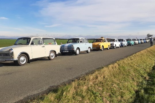 Členové AMK Trabant Plzeň oslavili sváteční den tradiční vyjížďkou