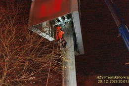 Drama u plzeňského obchodního centra. Hrozilo, že spadne obrovský...