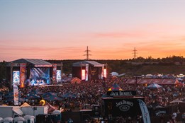 Největší studentská slavnost se blíží. Na Majáles dorazí Jelen,...