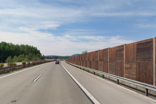 Další komplikace pro řidiče na dálnici D5. Opravou projde protihluková stěna