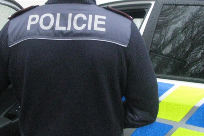 Policisté prošetřují střelbu na dopravní značení, muž zatím obviněn nebyl