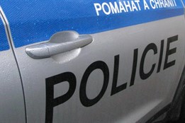 Trojice pachatelů obrala 153 lidí o téměř 2,5 milionu korun