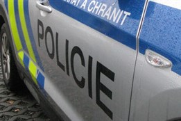 Starším ženám strhával řetízky z krku, policisté pátrají po dalších...