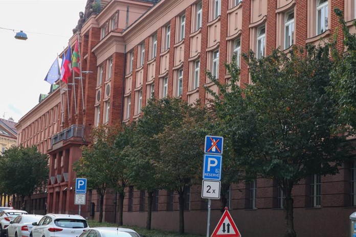 NCOZ po úterním zásahu obvinila devět lidí