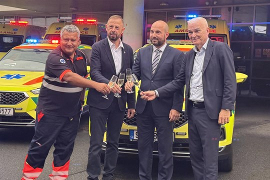 Více prostoru, klidnější jízda. Krajští záchranáři mají nová vozidla