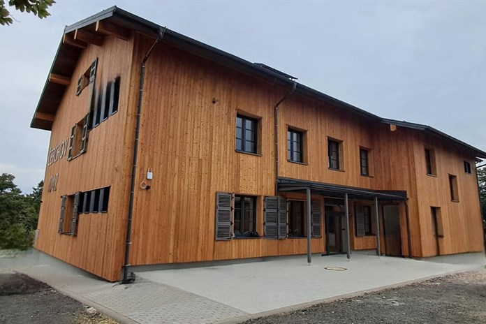 Z bývalého vojenského objektu je horská chata. Návštěvníkům začala sloužit na Čerchově