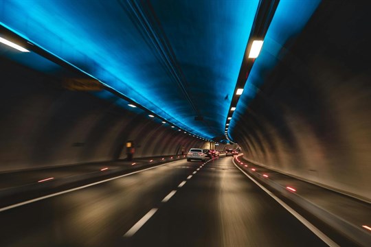 Konec kolon v Karlových Varech? Vedení města navrhuje nový tunel pod městem