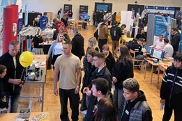 Desítky zaměstnavatelů se představí na veletrzích pracovních...