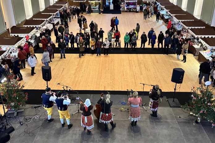 Jízdárna v Tachově  - Světcích ožije Vánočním jízdárenským trhem