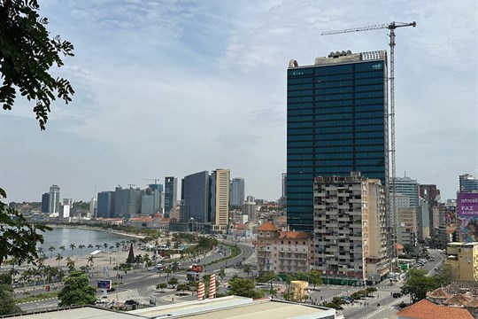 Linda Piknerová: Angolský deník II: lesk a bída metropole