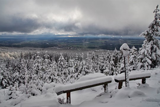 YouTuber vyrazil na dvoudenní zimní trek přes Brdy. Hory ho pořádně vytrestaly
