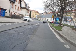 Dva týdny oprav v Karlových Varech: Startuje velká údržba silnic ve více než 20 ulicích