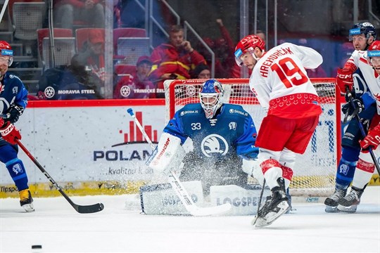Plzeňské oslavy zarazil videokouč Třince, indiáni odjeli z ledu Ocelářů jen s bodem