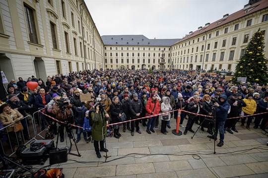 Plzeň, Klatovy, Domažlice i další města v kraji: O víkendu se bude demonstrovat na podporu prezidenta