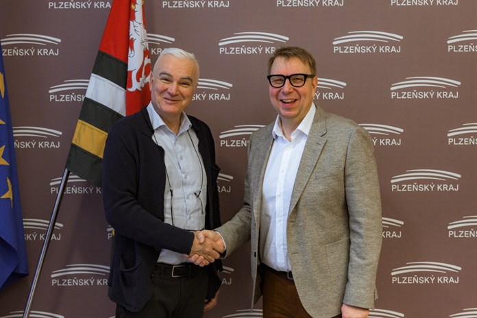 Ministr Aleš Juchelka s hejtmanem Kamalem Farhanem