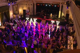 Televize ZAK oslavila 30 let. Měšťanská beseda tančila v rytmu swingu a elegance