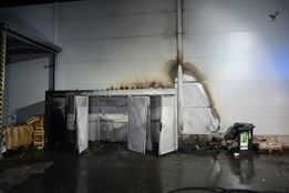 U nového obchodního centra v Plzni hořelo. Plameny poškodily fasádu...