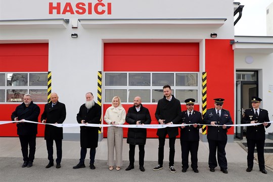 Koterovští dobrovolní hasiči mají nové zázemí. Rekonstrukce zbrojnice vyšla na 13 milionů