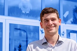 V 11 uměl všechny jízdní řády, ve 26 ho Forbes zařadil mezi top 30...