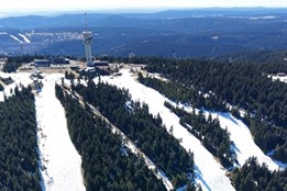 Prázdné sjezdovky a ideální podmínky: Skiareál Klínovec láká na...