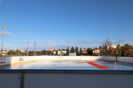 Bruslení ve Škoda Sport parku pokračuje: Sezóna se prodlužuje a chystá se Maškarní na ledě