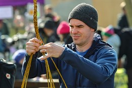 Újezd ožil velikonočními tradicemi: Pletly se stovky pomlázek a soutěžilo se o nejlepší nádivku