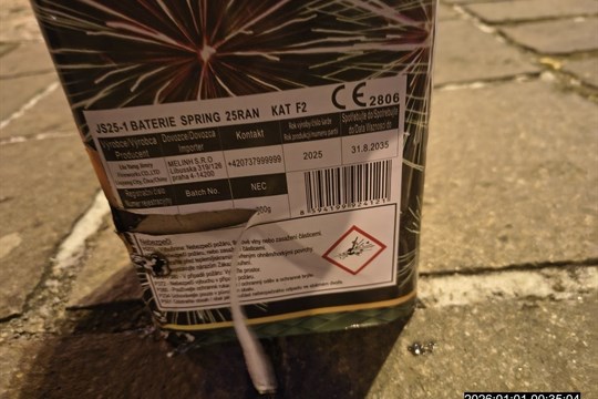 Silvestr záchranářů v kraji: Amputovaný článek prstu, popálený muž v obličeji