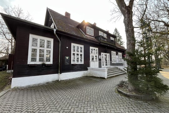 Šance pro gastronomii: Karlovy Vary hledají provozovatele food trucku na Jelením skoku