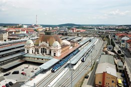 Plzeň zbourá poštu u nádraží. Ustoupí modernímu terminálu pro...
