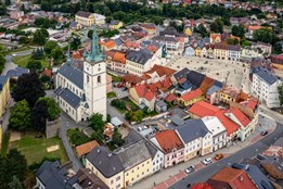 Každý čtvrtý v Tachově je cizinec. Město bojuje s náporem na školy...