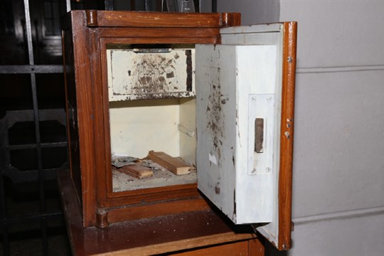 Zloděje v plzeňském kostele prozradil zvon. Na policii se nakonec přihlásil sám