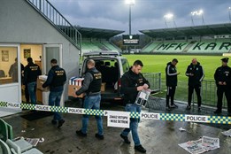 Matěj Novák: Rozsáhlá policejní razie (i) v nejvyšších patrech...