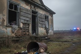 Tříletá dívka žila v nelidských podmínkách, neumí mluvit a jedla z...