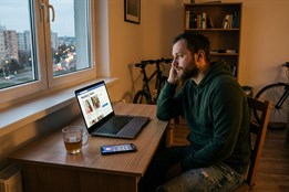 Matěj Novák: Čeští muži mají problém se seznamováním, české ženy...