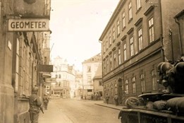 Aš uctí památku amerických osvoboditelů. Devíti vojákům udělí čestné občanství