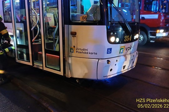 Seniorka, kterou ve čtvrtek srazila tramvaj, zemřela v nemocnici
