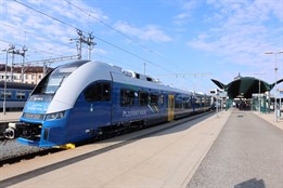 Velký tendr na železnici: Plzeňský kraj hledá dopravce pro bateriovou flotilu