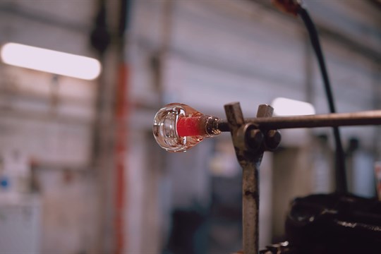 Sklářství jako vášeň: Milan Pešák v Moseru ukazuje, že bez nadšení to nejde