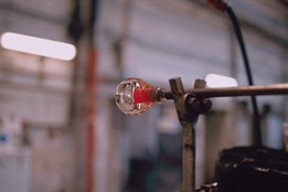 Sklářství jako vášeň: Milan Pešák v Moseru ukazuje, že bez nadšení...