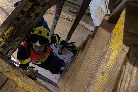 Souboj s výškou i časem: Hasiči v Domažlicích zdolali 56 metrů za rekordní časy